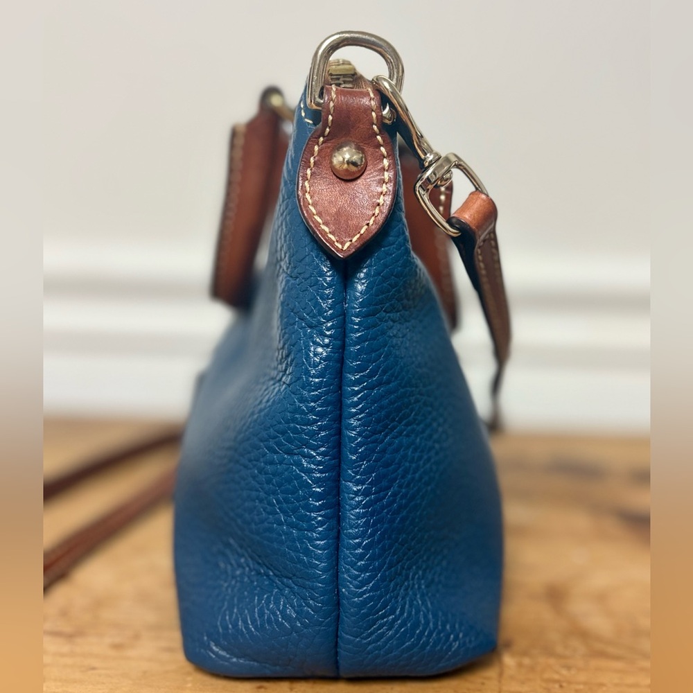 VINTAGE Dooney and Bourke blue pebble leather crossbody handbag - Picture 5 of 15